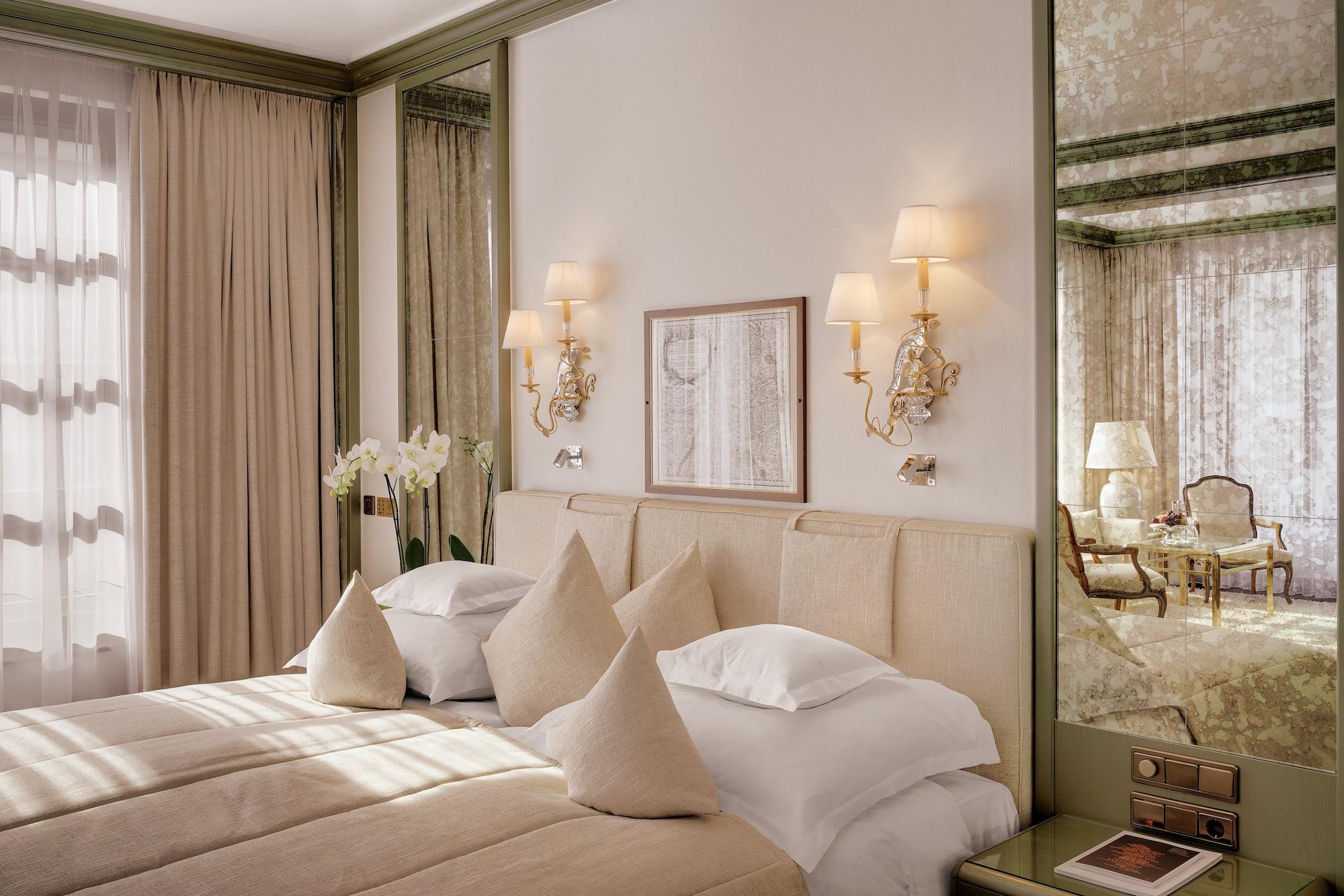 Hotel Europaeischer Hof Heidelberg, Bestes Hotel Deutschlands In Historischer Architektur Екстериор снимка A bedroom at the Mandarin Oriental, Munich