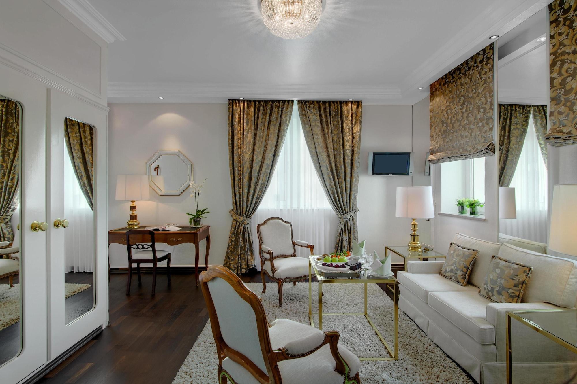 Hotel Europaeischer Hof Heidelberg, Bestes Hotel Deutschlands In Historischer Architektur Екстериор снимка A suite at the hotel