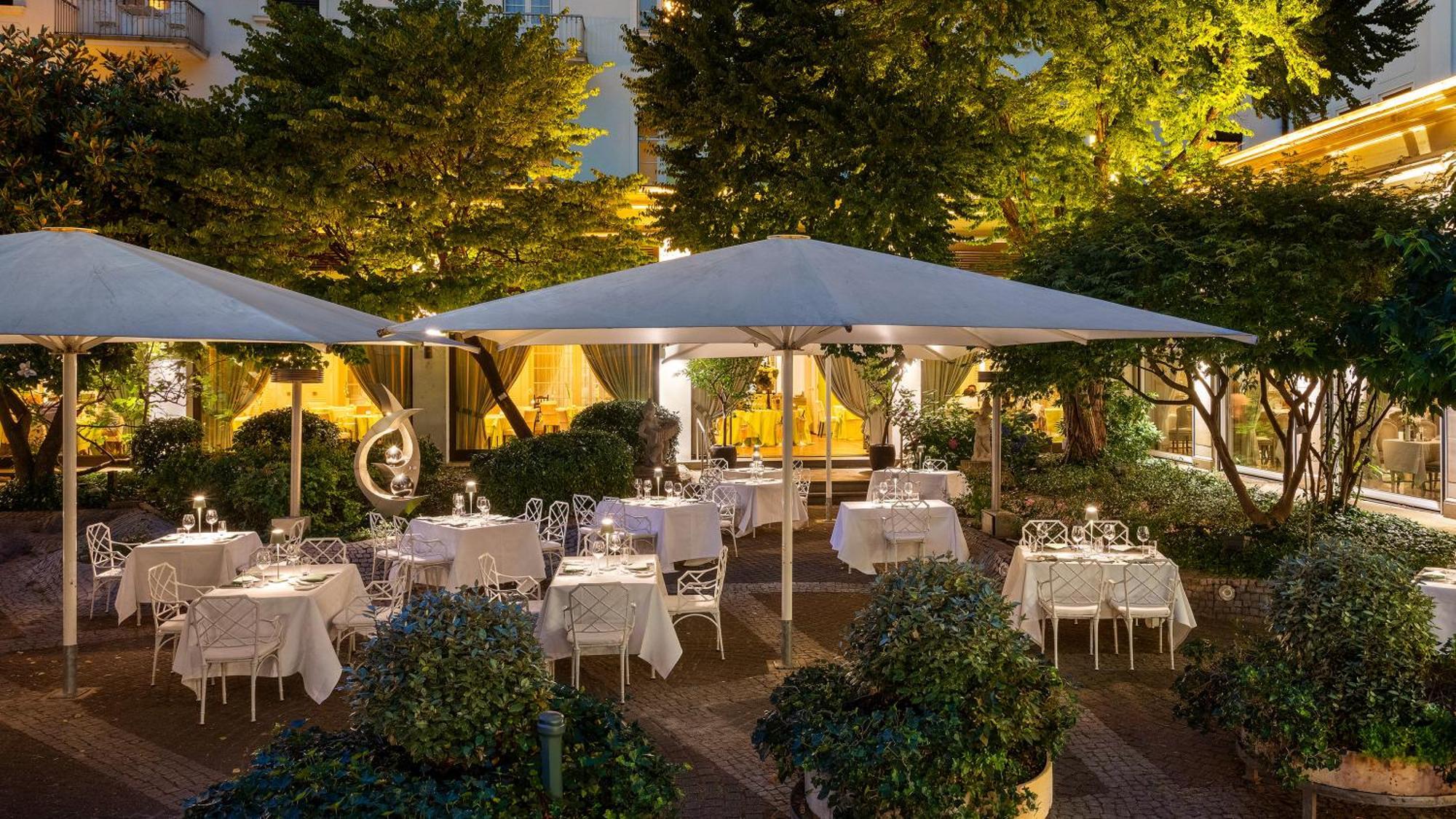 Hotel Europaeischer Hof Heidelberg, Bestes Hotel Deutschlands In Historischer Architektur Екстериор снимка The restaurant's garden