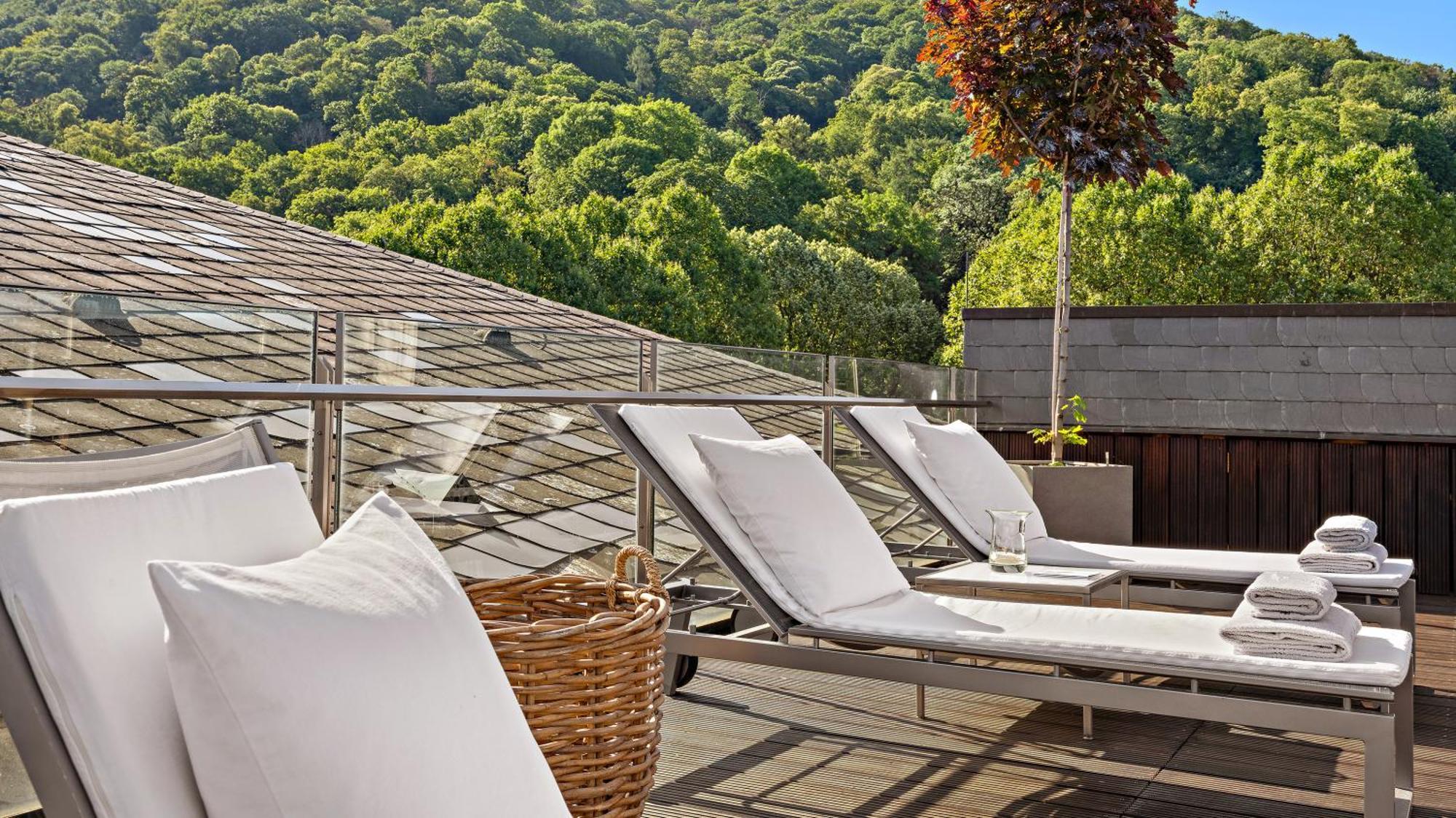 Hotel Europaeischer Hof Heidelberg, Bestes Hotel Deutschlands In Historischer Architektur Екстериор снимка Rooftop pool at the Hotel