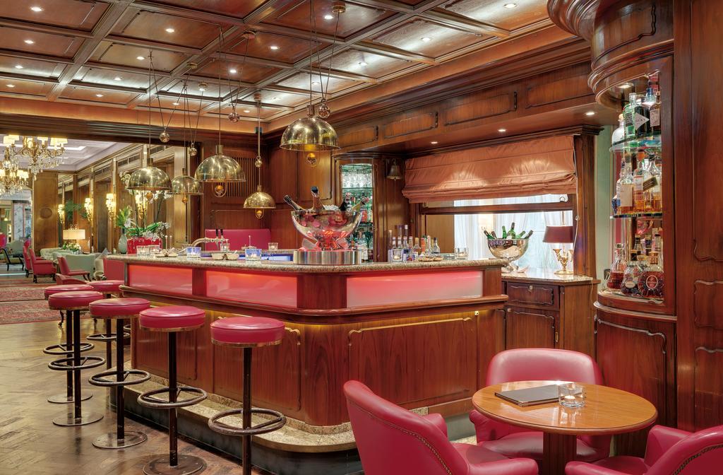 Hotel Europaeischer Hof Heidelberg, Bestes Hotel Deutschlands In Historischer Architektur Екстериор снимка The bar on board the Queen Mary 2